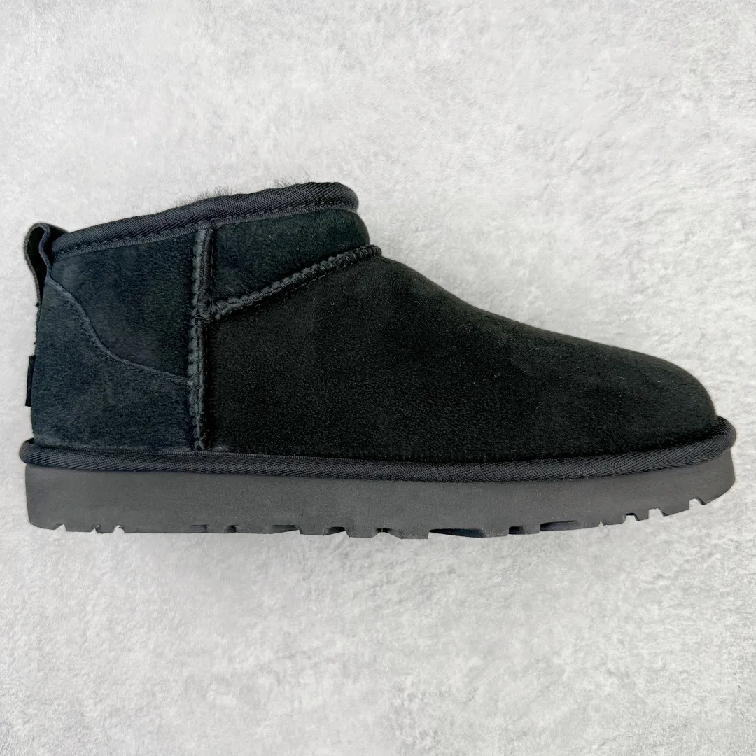 Pick up locally 💰520 UGG 6109 Zhou Dongyu Mini short boots, autumn and winter sheep fur integrated snow boots. All shoes are made from the same factory as ZP. Longfeng A-grade Australian imported sheep fur integrated men's and women's boots. Brand OEM production line. Fully follow the ZP process. OEM original pattern maker. Adhering to the principle of no original shoes and no development selection. Pay attention to every detail. The most authentic version on the market. TREADLITE "light wing" technology outsole. Lightweight/durable/flexible/pile type 35 36 37 38 39 40 41 42 43 44 45 Coding: by2936060